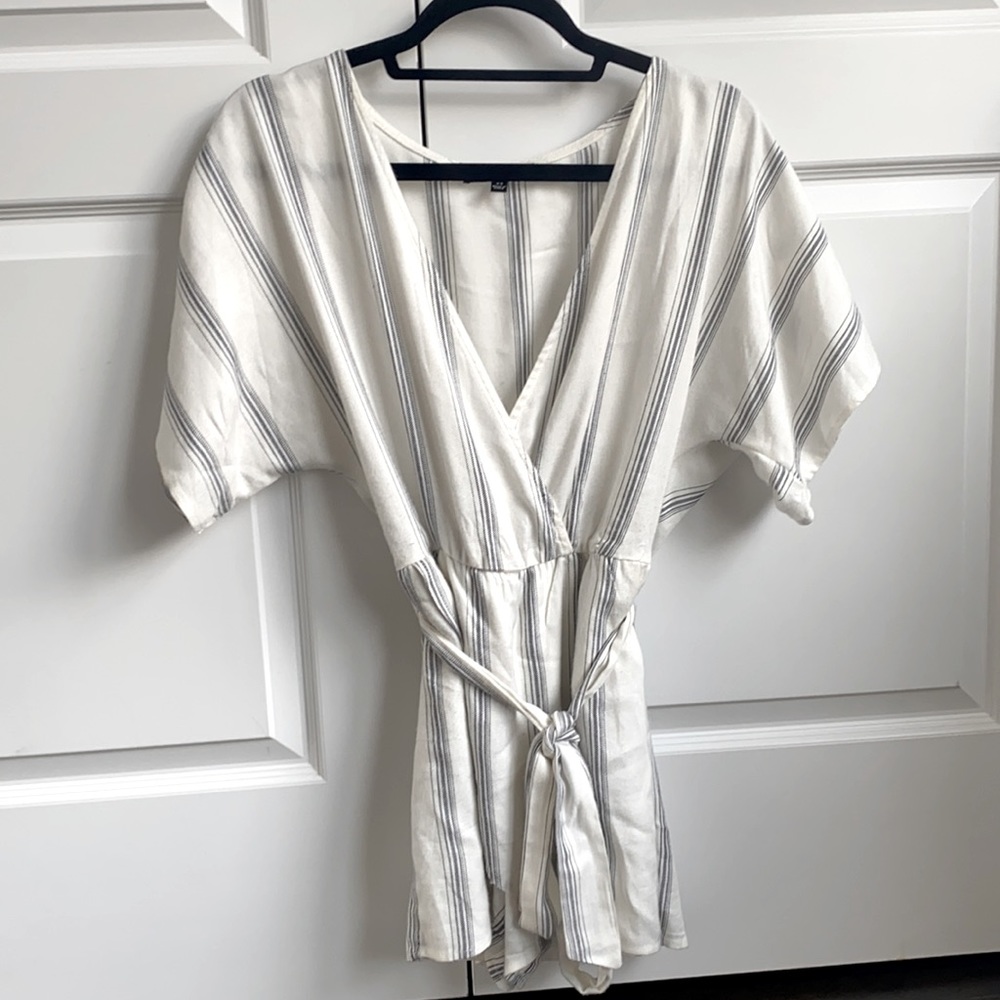 WHITE AND BLUE ROMPER  (Cute and casual style)